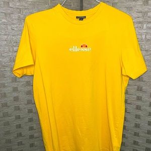 Ellesse size M Yellow Short Sleeve Logo Tee